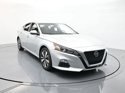 Used 2022 Nissan Altima 2.5 SV