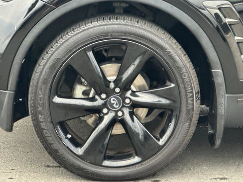 Used 2017 INFINITI QX70 AWD w/ Premium Package image 11