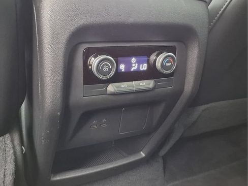 Certified 2025 Buick Enclave Preferred FWD image 20