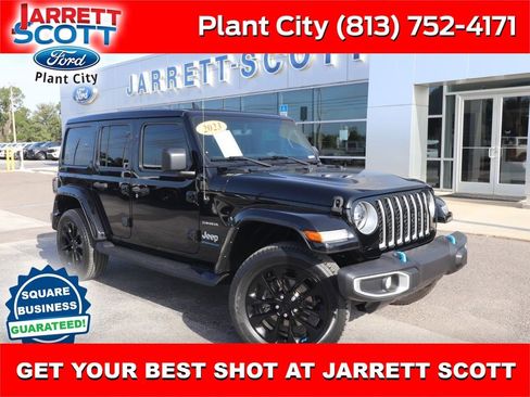 Used 2023 Jeep Wrangler Unlimited Sahara AWD/4WD image 1