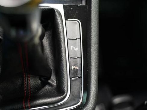 Used 2018 Volkswagen GTI Autobahn FWD image 26