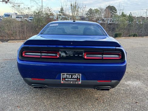 Used 2018 Dodge Challenger R/T image 6
