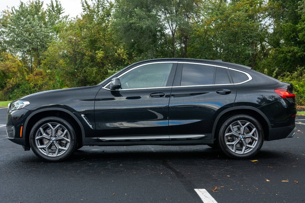 Certified 2024 BMW X4 xDrive30i w/ Premium Package AWD/4WD image 3