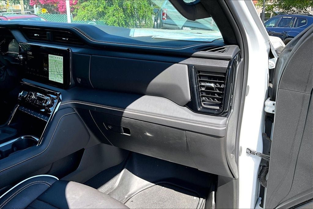 Used 2025 GMC Sierra 2500 AT4X AWD/4WD image 16
