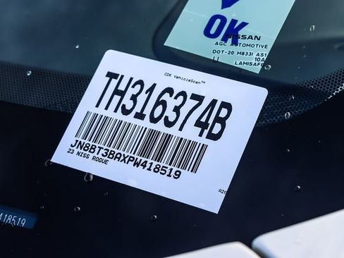 Used 2023 Nissan Rogue SV image 30