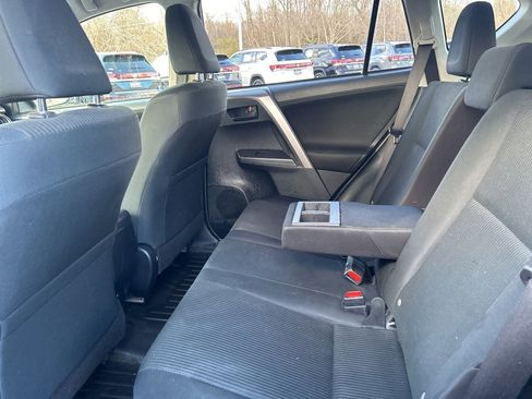 Used 2018 Toyota RAV4 LE image 24