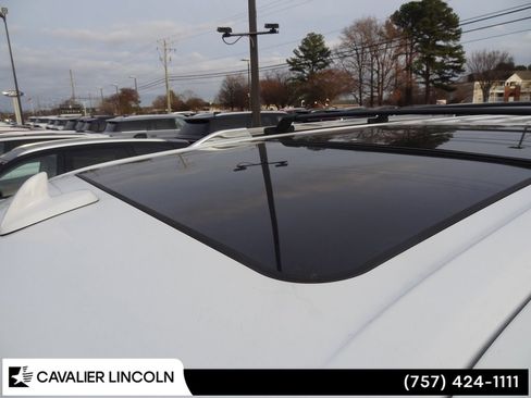 Used 2021 Lincoln Navigator L Reserve w/ Luxury Package image 17