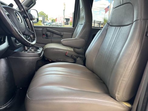 Used 2020 Chevrolet Express 3500 LS image 21