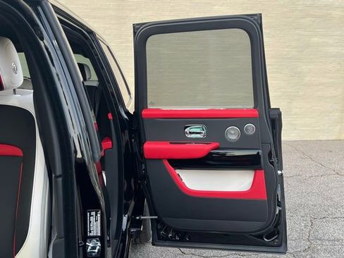 New 2026 Rolls-Royce Cullinan image 7