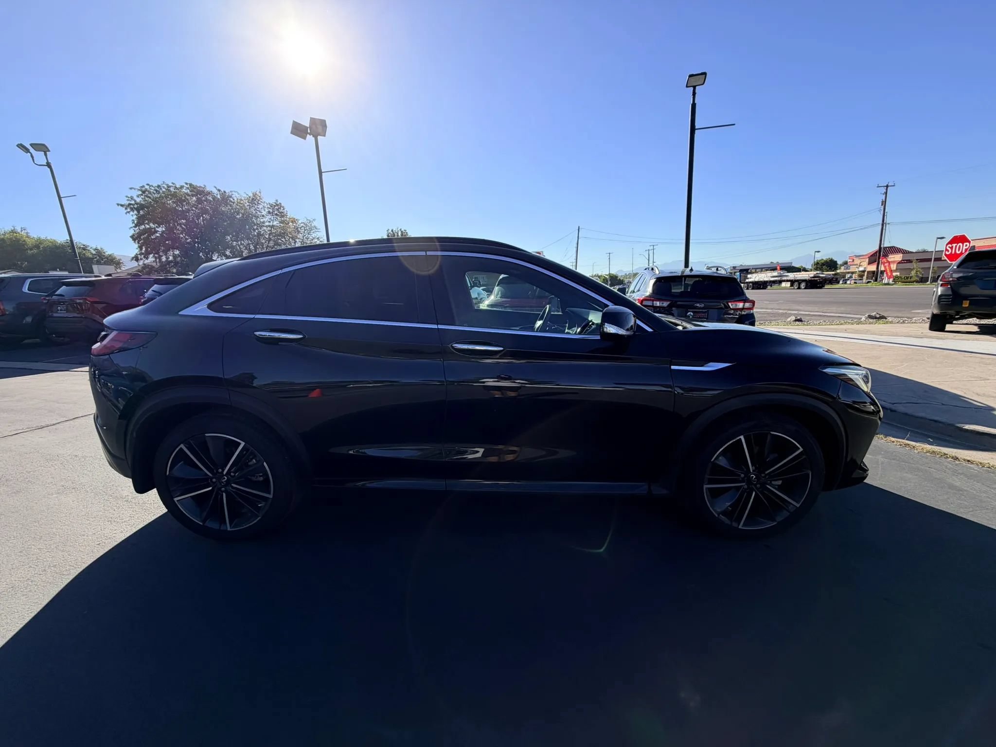 Used 2023 INFINITI QX55 Sensory w/ Lighting Package AWD/4WD image 2