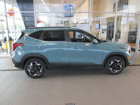 Used 2025 Kia Seltos EX image 8