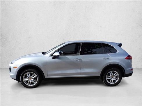 Used 2015 Porsche Cayenne Diesel w/ Premium Plus Package AWD/4WD image 2
