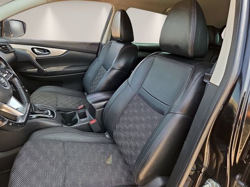 Used 2020 Nissan Rogue Sport SV w/ Technology Package FWD image 15
