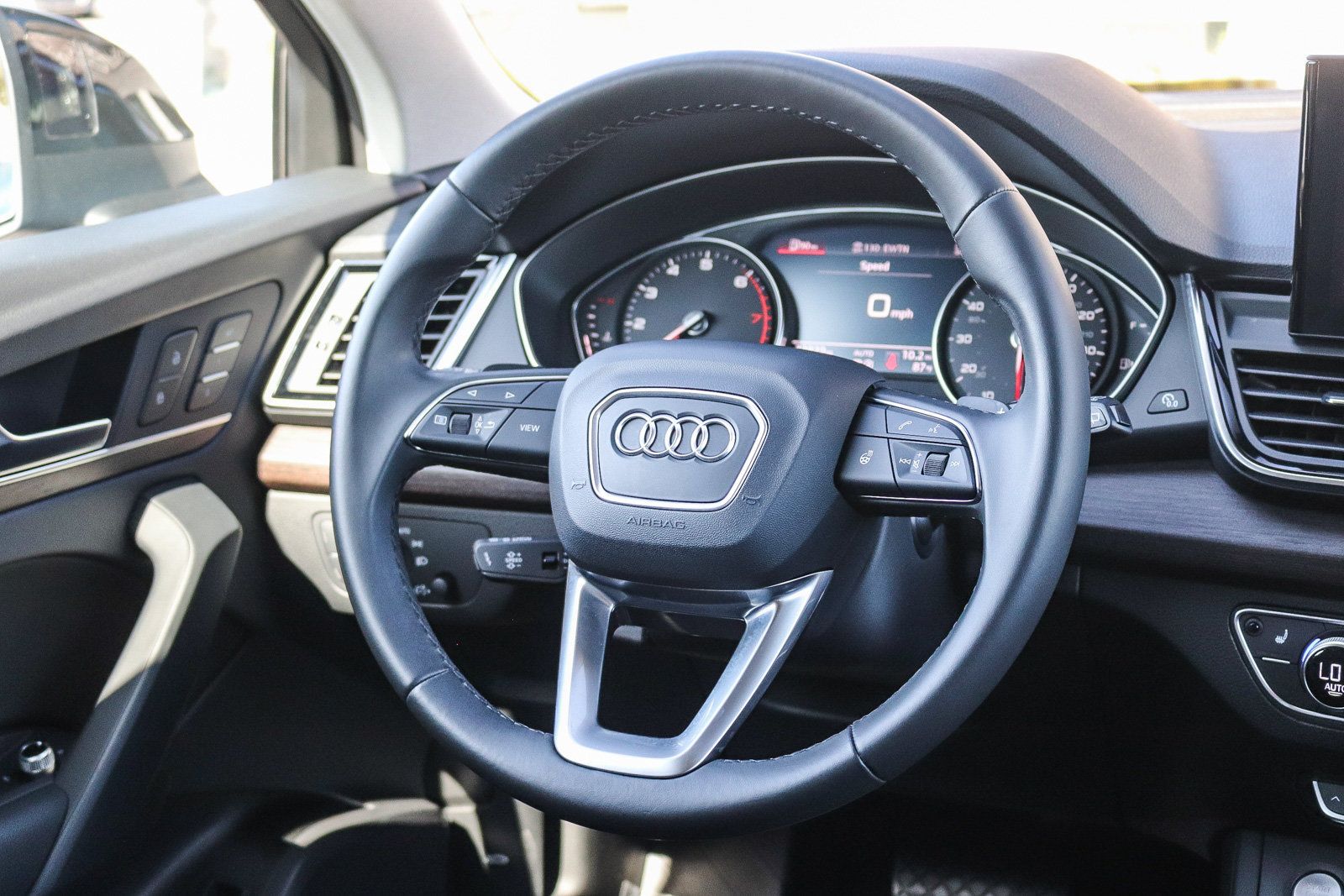 Used 2023 Audi Q5 2.0T Premium w/ Convenience Package AWD/4WD image 16