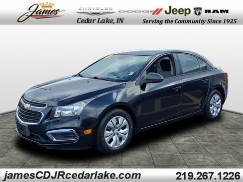 Used 2015 Chevrolet Cruze LS image 1