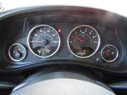Used 2012 Jeep Wrangler Unlimited Sport AWD/4WD image 11