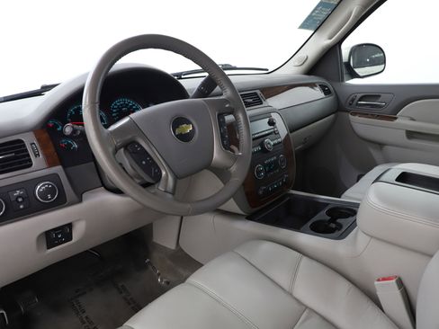 Used 2013 Chevrolet Tahoe LT w/ Luxury Package image 28