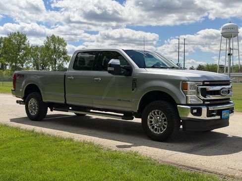 Used 2022 Ford F350 XLT w/ XLT Premium Package AWD/4WD image 8