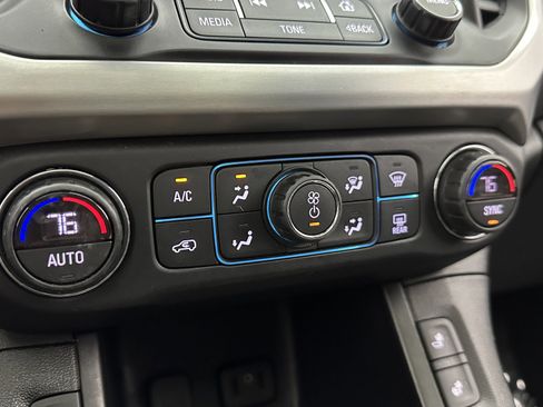 Used 2017 GMC Acadia SLE image 11