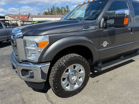 Used 2016 Ford F250 Lariat w/ Chrome Package image 4