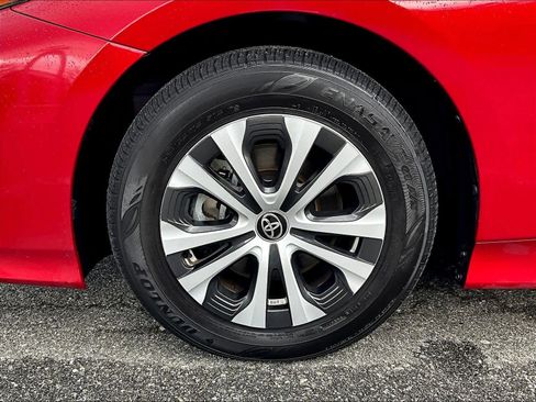 Used 2022 Toyota Prius Prime XLE image 7