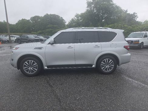 Used 2024 Nissan Armada SL w/ Captain's Chairs Package RWD image 2