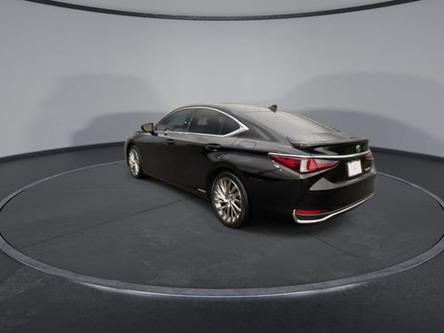 Used 2022 Lexus ES 300h Ultra Luxury w/ Accessory Package 2 FWD image 7