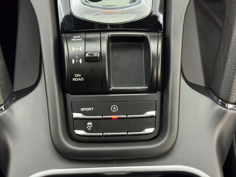 Used 2014 Porsche Cayenne image 29