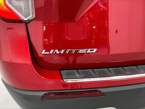 Used 2022 Ford Explorer Limited w/ Equipment Group 301A RWD image 39