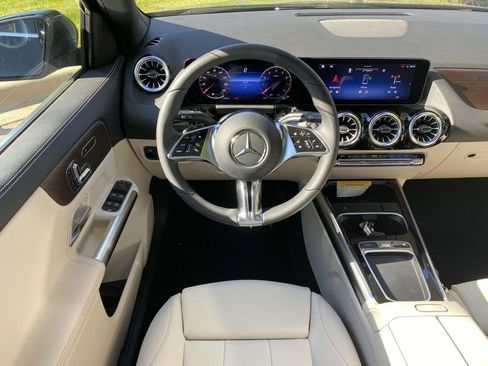 Certified 2025 Mercedes-Benz GLA 250 image 22