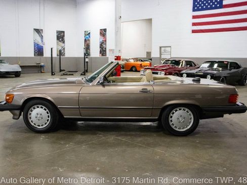 Used 1987 Mercedes-Benz 560 SL image 5