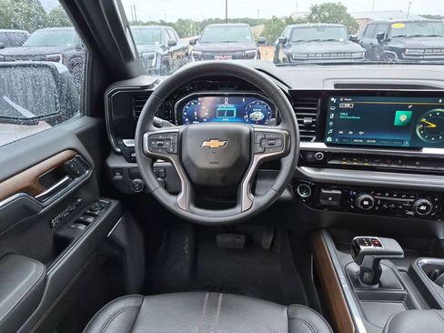 Used 2024 Chevrolet Silverado 1500 High Country w/ High Country Premium Package RWD image 35