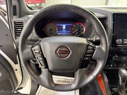 Used 2022 Nissan Frontier Pro-X RWD image 13
