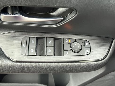 New 2026 Nissan Kicks SV image 17