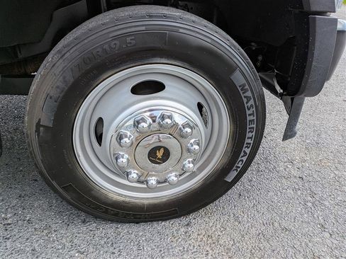 Used 2020 Ford F550 2WD Crew Cab Super Duty image 12