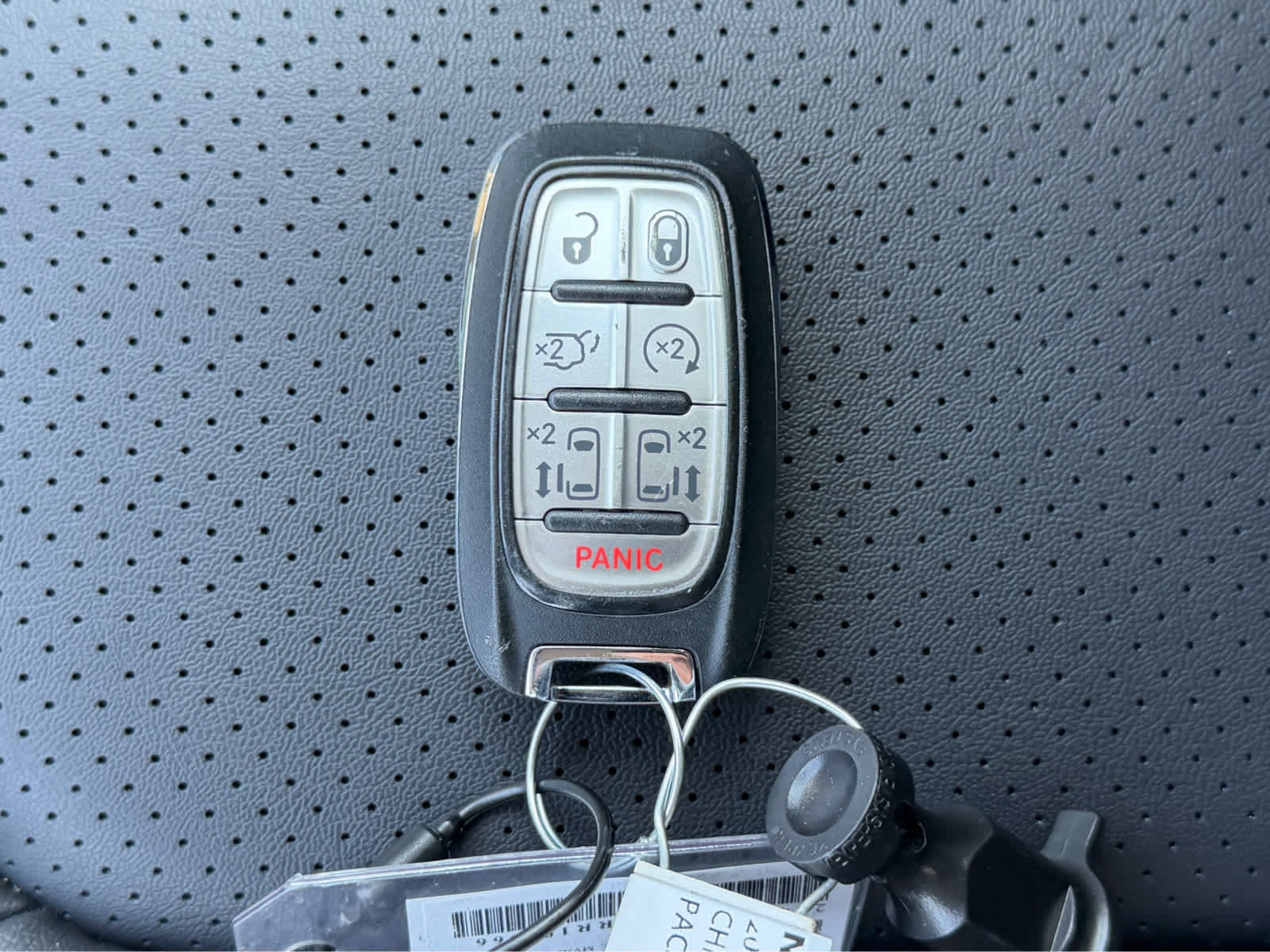 Used 2024 Chrysler Pacifica Touring-L FWD image 29