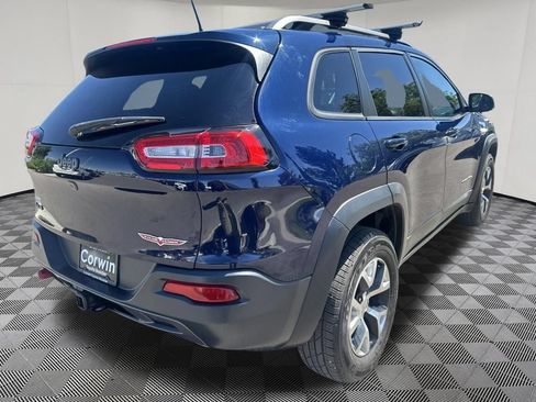 Used 2016 Jeep Cherokee Trailhawk w/ Leather Interior Group AWD/4WD image 8