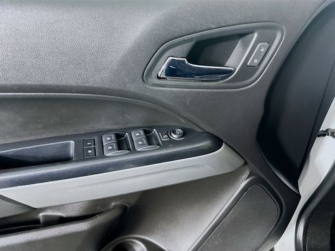 Used 2018 Chevrolet Colorado LT w/ LT Convenience Package RWD image 15
