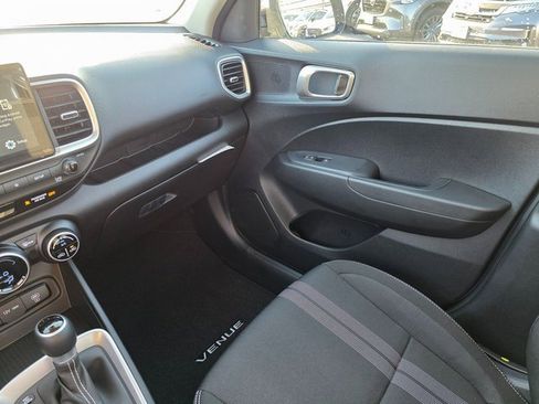 New 2025 Hyundai Venue SEL image 34