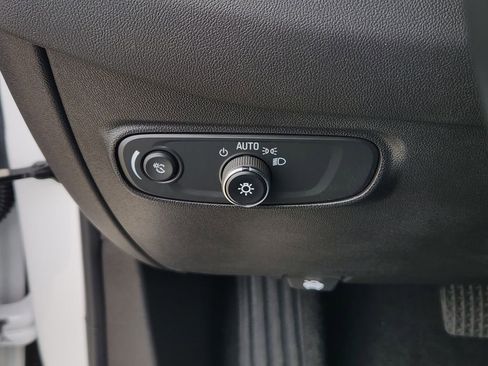 Used 2024 Chevrolet Equinox LT image 27