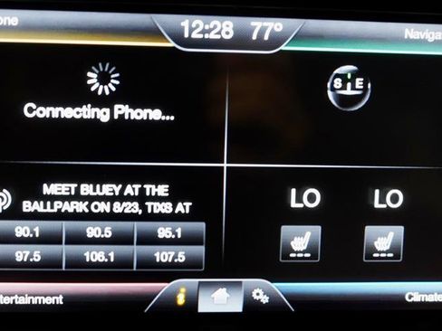 Used 2016 Ford Explorer XLT w/ Equipment Group 202A AWD/4WD image 17