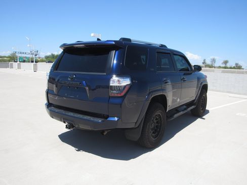 Used 2021 Toyota 4Runner SR5 AWD/4WD image 5