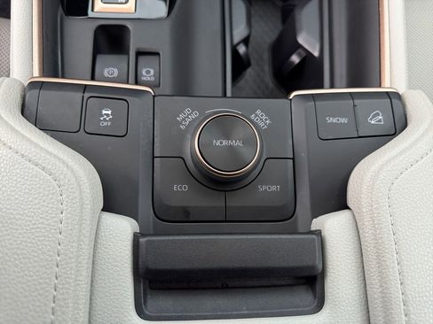 Used 2026 Toyota Grand Highlander AWD Hybrid image 19