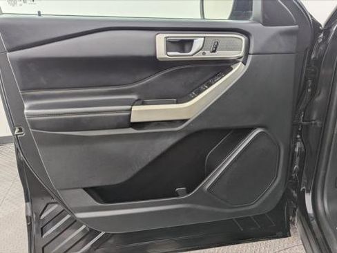 Used 2022 Ford Explorer Limited AWD/4WD image 13