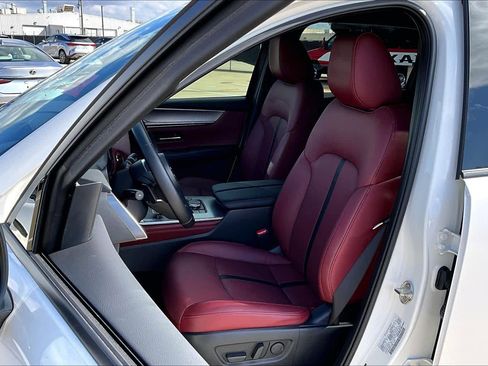 Used 2025 MAZDA CX-70 3.3 Turbo w/ Premium Plus Pkg image 7