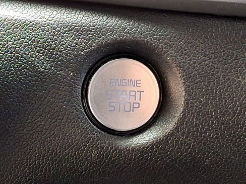 Used 2024 Kia Sorento S FWD image 23