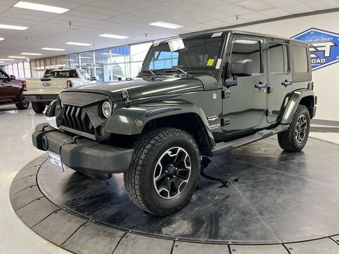 Used 2010 Jeep Wrangler Unlimited Sahara w/ Trailer Tow Group AWD/4WD image 4