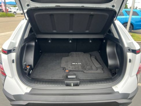 Used 2025 Hyundai Kona SEL AWD/4WD image 46