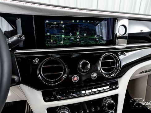 Used 2024 Rolls-Royce Spectre w/ Spectre Launch Package image 35