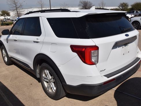 Used 2020 Ford Explorer XLT image 7